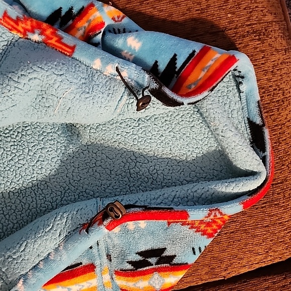 Comfy fuzzy hooded zip up jacket! - Picture 2 of 2